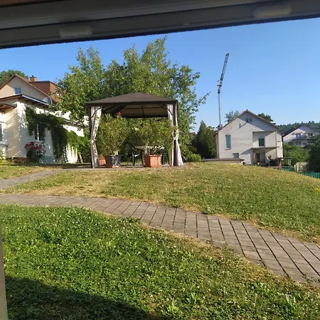 Nette In Garitz Mit Garten Und Terrasse